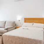 Donas E Cabaleiros Hotel apartamentowy *
