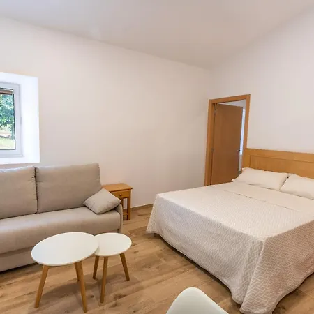 Donas E Cabaleiros Lejlighedshotel Boqueixon