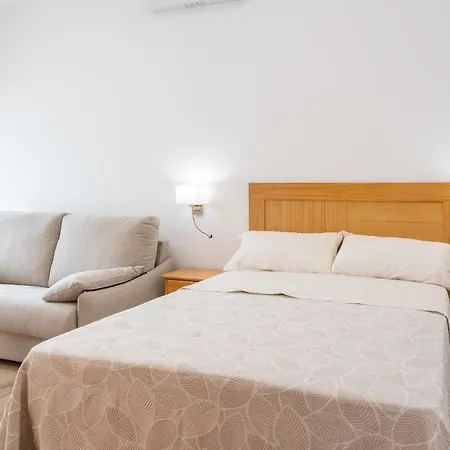 Donas E Cabaleiros Aparthotel *