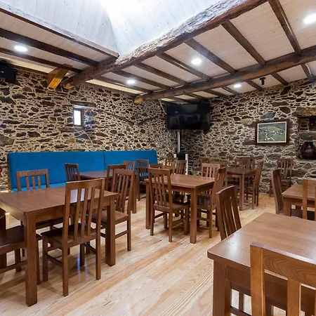 Hotel apartamentowy Donas E Cabaleiros Boqueixon