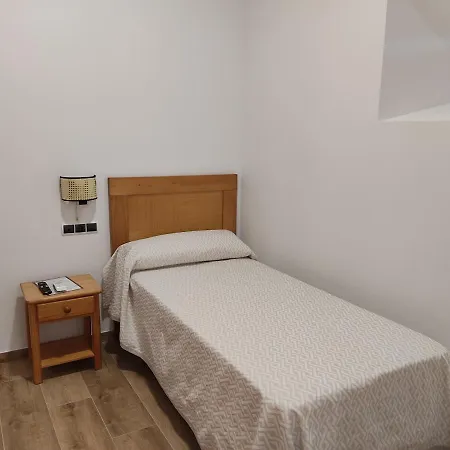 Donas E Cabaleiros *