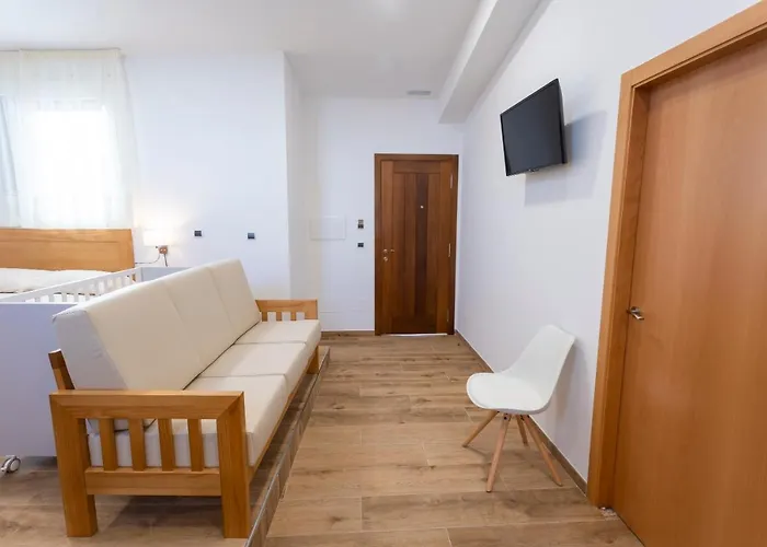 Donas E Cabaleiros Aparthotel Boqueixon