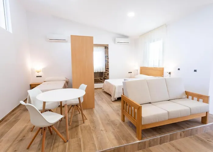 Aparthotel Donas E Cabaleiros *