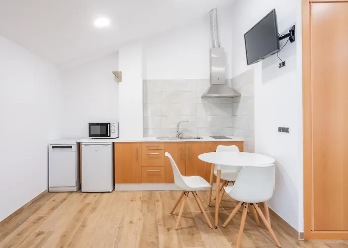 Donas E Cabaleiros Aparthotel *