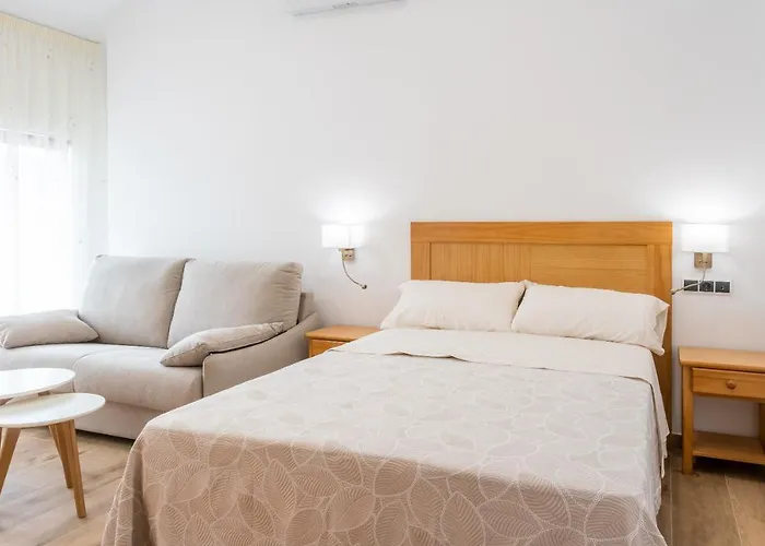 Donas E Cabaleiros Aparthotel *