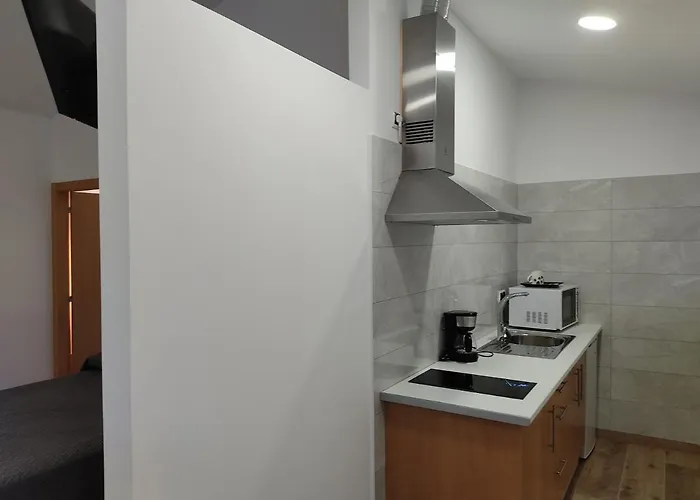 Donas E Cabaleiros *